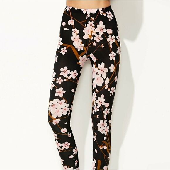 Fashion Nova FLORAL PRINT LEGGINGS - Picture 2 of 5